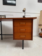 Charger l&#39;image dans la galerie, Bureau moderniste 60’s