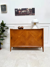 Charger l'image dans la galerie, Buffet scandinave pieds compas