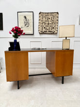 Charger l&#39;image dans la galerie, Bureau de direction vintage