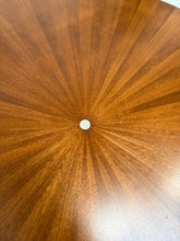 Charger l'image dans la galerie, Table basse ronde en teck