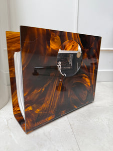 Porte revue en plexiglas