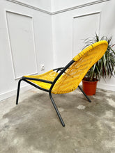 Charger l&#39;image dans la galerie, Fauteuil scoubidou jaune