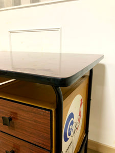 Bureau vintage en Formica