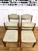 Charger l&#39;image dans la galerie, Lot de 4 chaises scandinave vintage