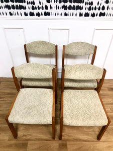 Lot de 4 chaises scandinave vintage