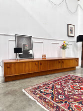 Charger l&#39;image dans la galerie, Enfilade basse scandinave