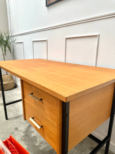 Bureau moderniste vintage