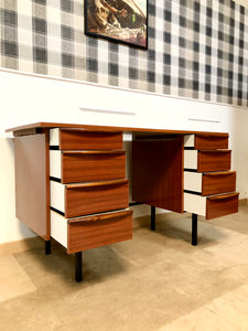 Bureau scandinave vintage