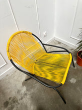 Charger l&#39;image dans la galerie, Fauteuil scoubidou jaune