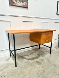 Bureau moderniste vintage