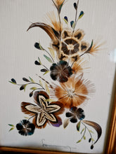 Charger l&#39;image dans la galerie, Cadre fleurs en plumes
