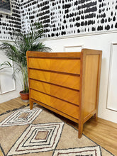 Charger l&#39;image dans la galerie, Commode vintage tiroirs inclinés