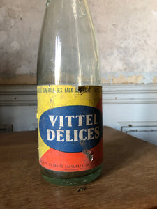 VINTAGE - Bouteille Vittel Délices