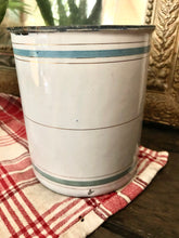 Charger l&#39;image dans la galerie, Pot émaillé vintage - farine