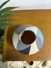 Charger l&#39;image dans la galerie, Vase en terre cuite motifs colorés