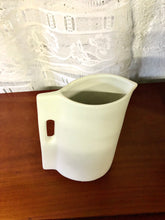 Charger l&#39;image dans la galerie, Vase blanc en céramique