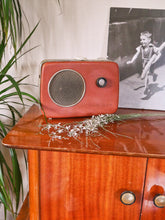 Charger l&#39;image dans la galerie, Radio portable vintage
