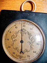 Charger l&#39;image dans la galerie, Thermomètre vintage cuir noir