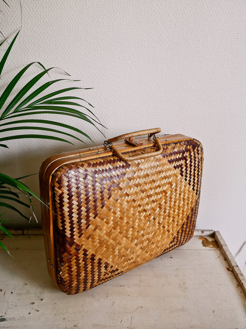 Valise en osier vintage